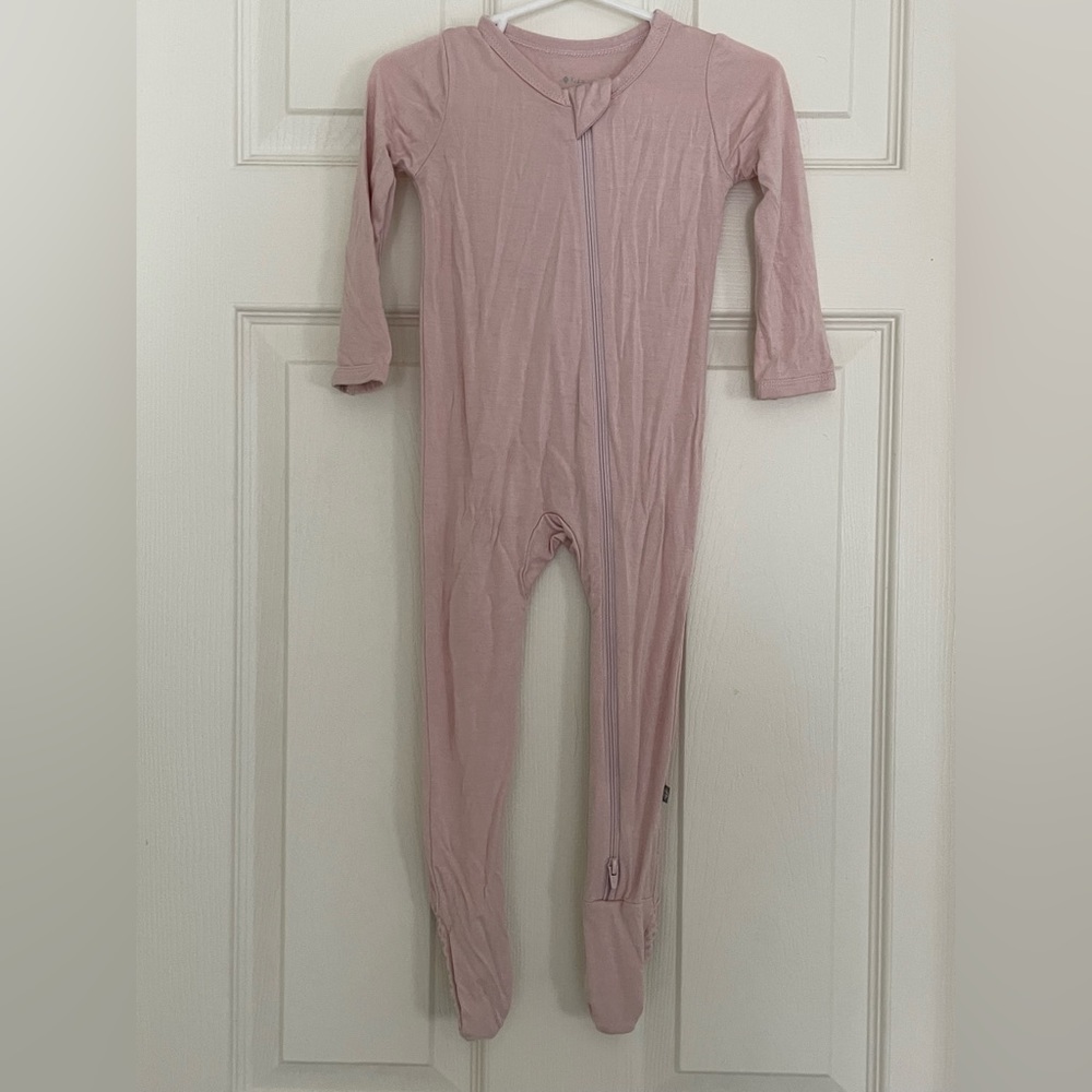 Kyte baby, like new zippered footie. Size 12-18 month